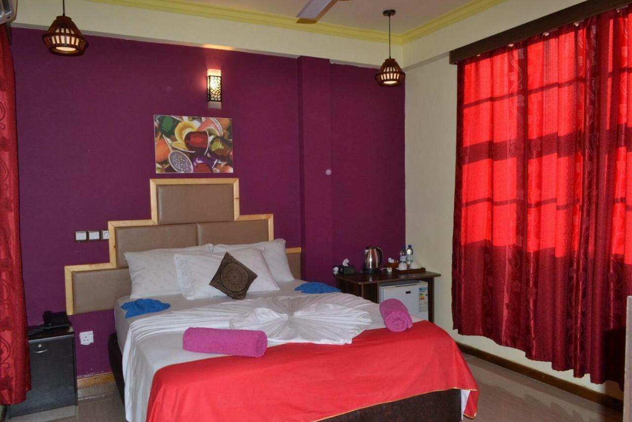Hotel Ui Inn Male Exteriér fotografie